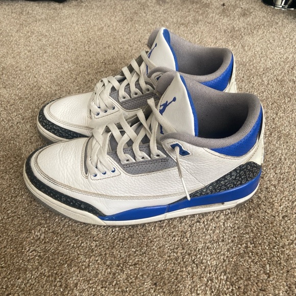 Jordan 3s - Picture 4 of 4